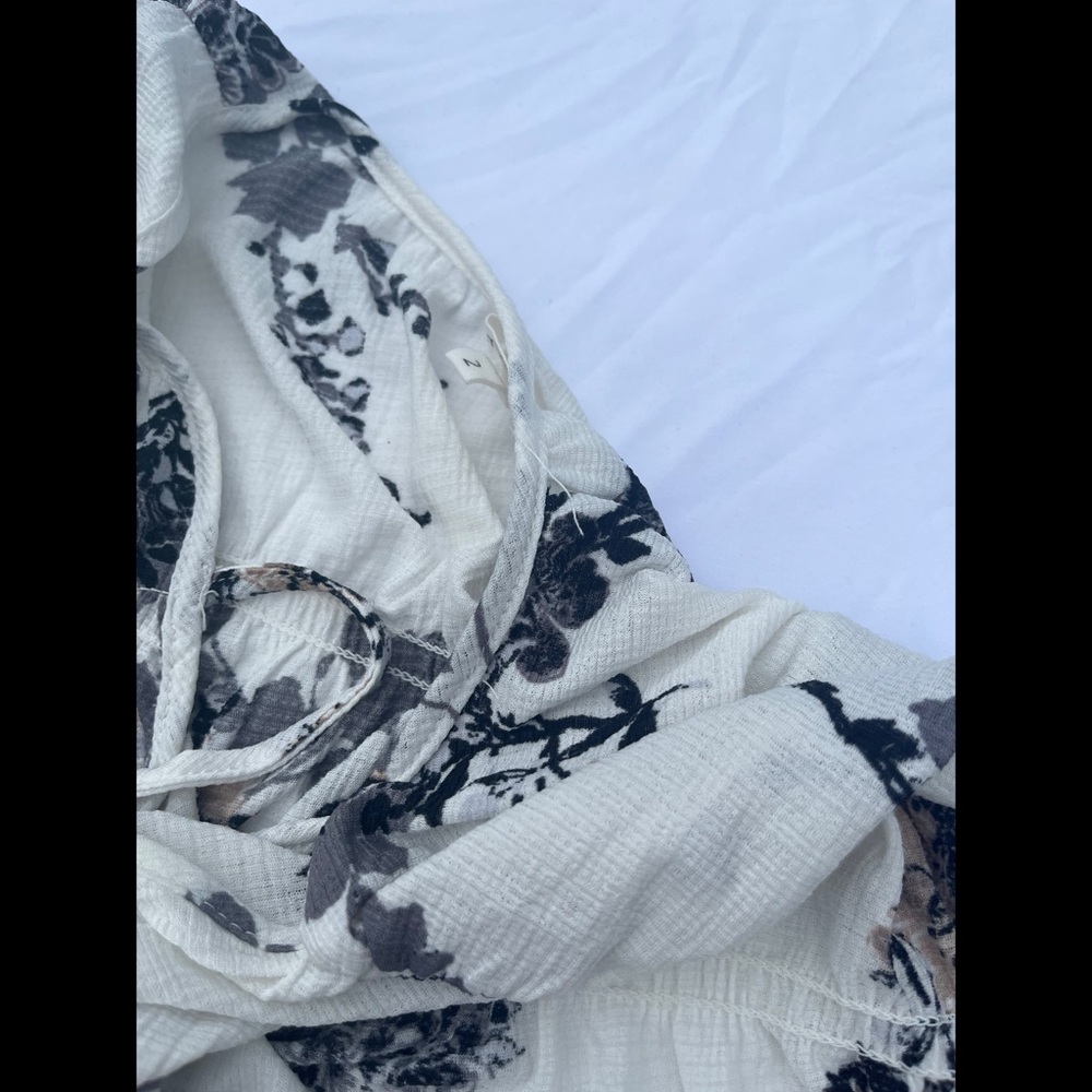 Black and Cream Floral Blouse - Picture 7 of 14